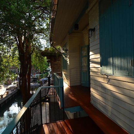 La Moon Hostel Банкок Екстериор снимка