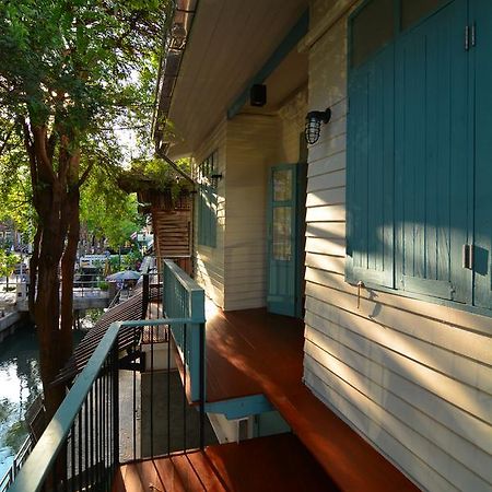 La Moon Hostel Банкок Екстериор снимка
