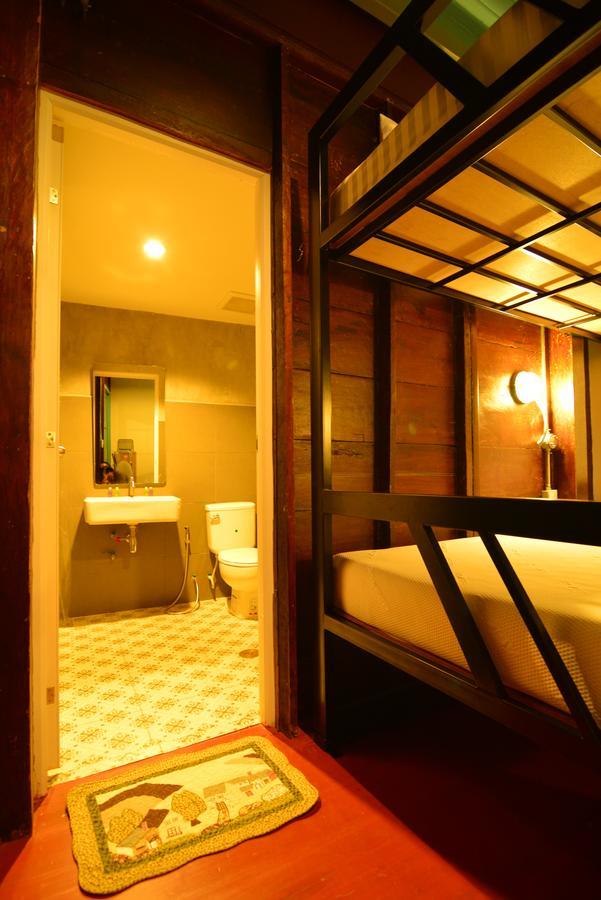 La Moon Hostel Банкок Екстериор снимка
