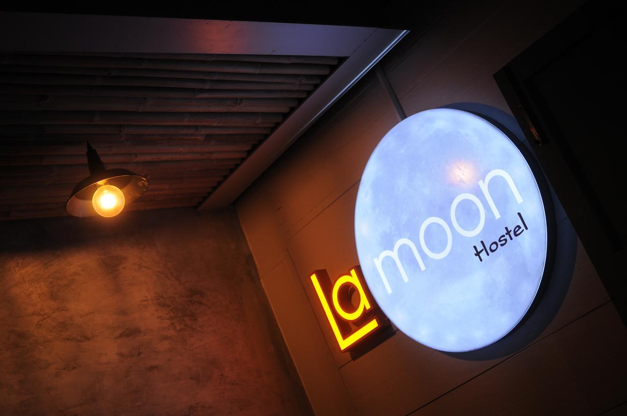 La Moon Hostel Банкок Екстериор снимка