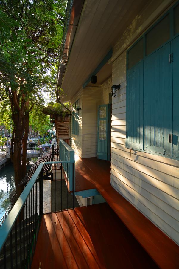 La Moon Hostel Банкок Екстериор снимка